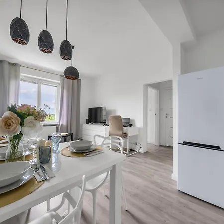 Apartment Srodmiescie - 8th Floor, Workspace, Tram - By Rentujemy
