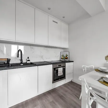 Srodmiescie - 8th Floor, Workspace, Tram - By Rentujemy Apartment